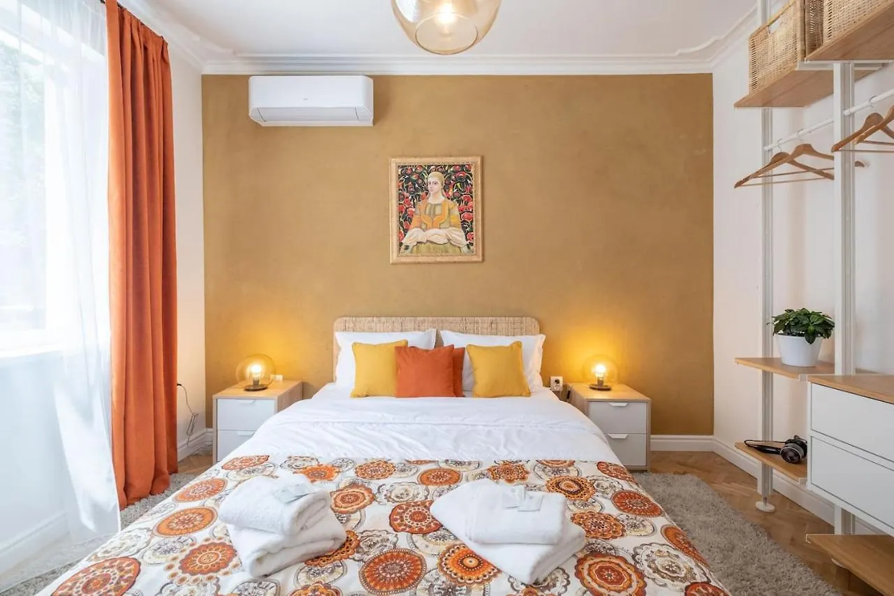 Sophisticated Gem With Private Parking Appartement Sofia